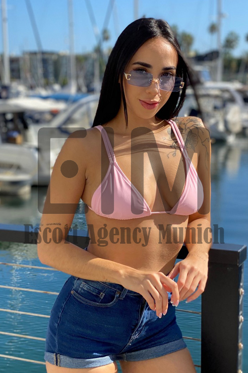 Findom Escort Lady In Munich